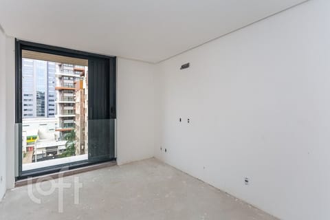 Image 24 - 264661